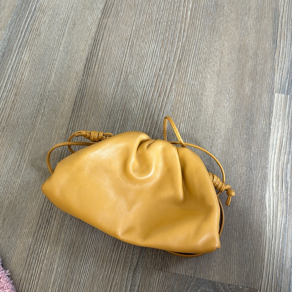 BOTTEGA VENETA Mini Pouch Clutch in yellow - Picture 2 of 12